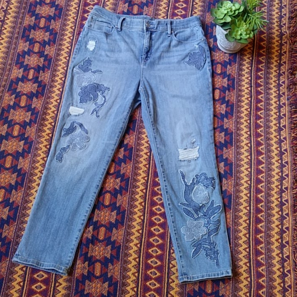 CHICO'S (Sz 1) the So Slimming Girlfriend Crop